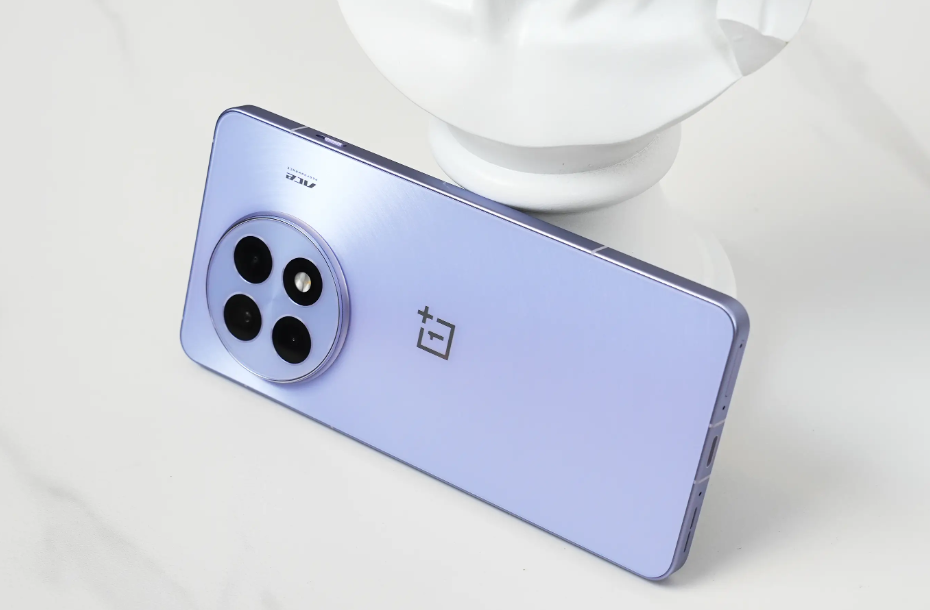 2025买手机选这3款,性能强温度低,使用流畅还稳定!插图3 2025买手机选这3款,性能强温度低,使用流畅还稳定!插图3